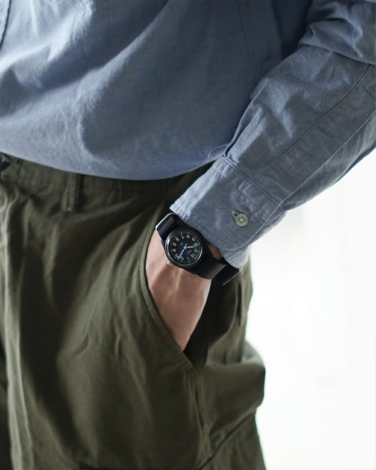Classic 1960s/70s European Pattern Military Watch – Matt Black (Webbing Strap)